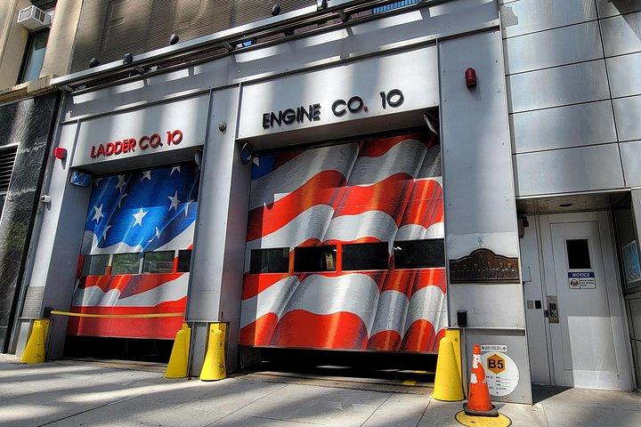 世界貿易センターと金融地区ウォーキングツアーの9/11記念碑