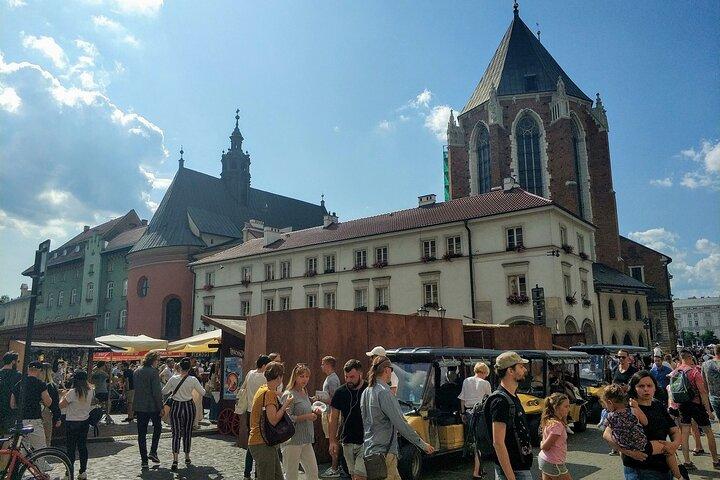 Tour di 1 ora nel centro storico di Cracovia con un carrello da golf elettrico
