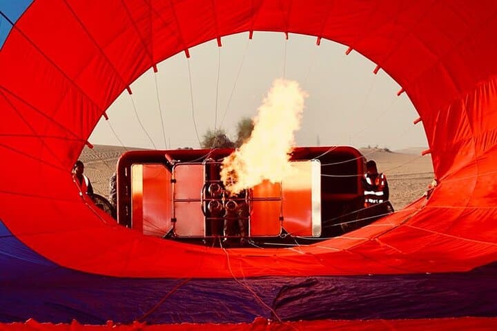 Enjoy Dubai Beautiful Desert Hot Air Ballon&Falcon Show and Camel