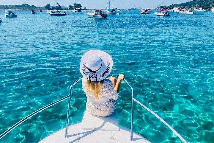 HVAR & 4 Islands PRIVATE BOAT TOUR