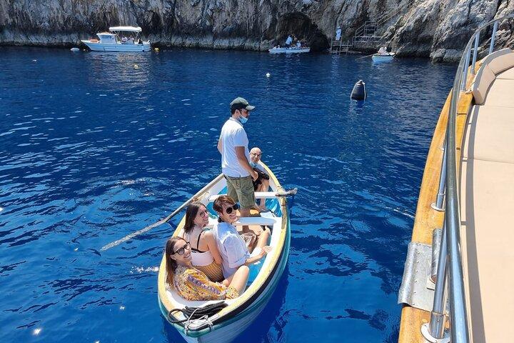 Tagesausflug mit dem Boot zur Blauen Grotte von Capri in kleiner Gruppe ab Sorrent