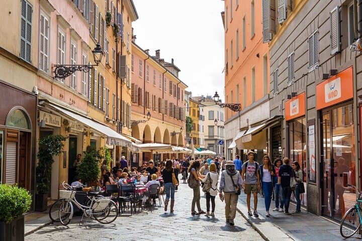 Private Tour of Pompeii, Sorrento and Positano from Naples