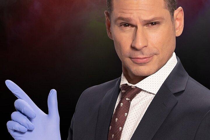 Mike Hammer Comedy Magic Show no Four Queens Hotel
