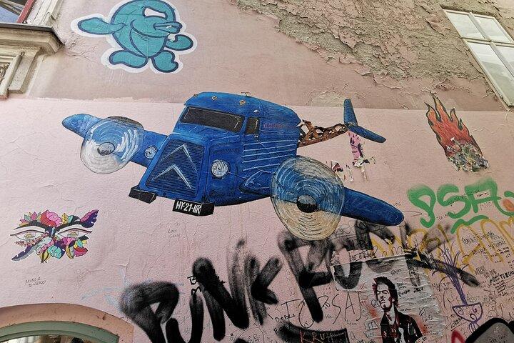 Excursão a pé privada de arte de rua de Zagreb com um artista local
