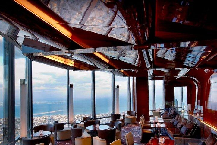 Disfrute del Burj Khalifa con una cena en uno de los restaurantes de la torre
