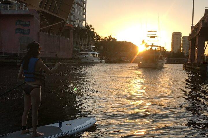 ラス オラス フォート ローダーデールでのパドルボード体験の夕日