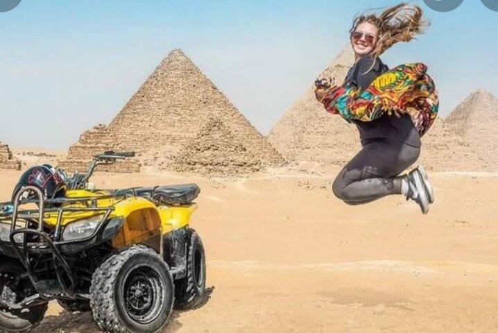 Balade en VTT dans le désert des pyramides de GIZA au lever ou au coucher du soleil