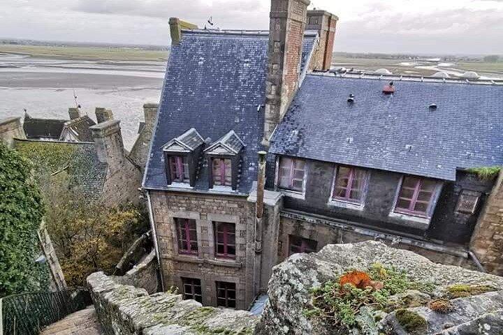 Visite privée VIP du Mont Saint Michel avec champagne au départ de Paris