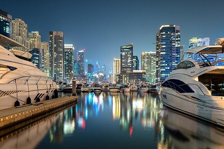 Fantastisk Dubai Marina Luxury Yacht & Breakfast