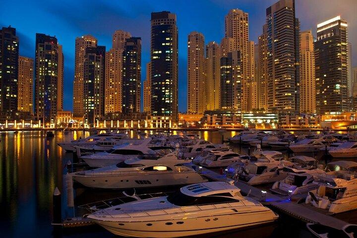Erstaunliche Dubai Marina Yacht Tour und Frühstück