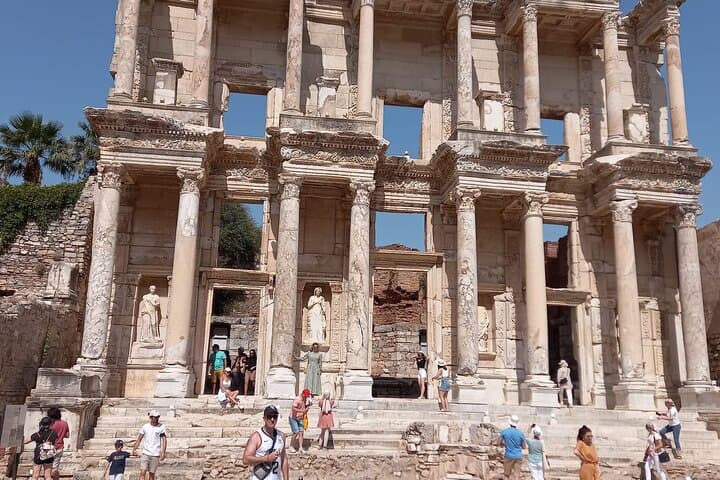"Izmir to Ephesus: Private Highlights Tour with Fast-Track Entry"