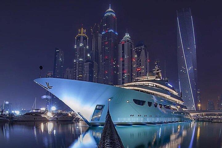 Fantastisk Dubai Marina Luxury Yacht & Breakfast fra Dubai