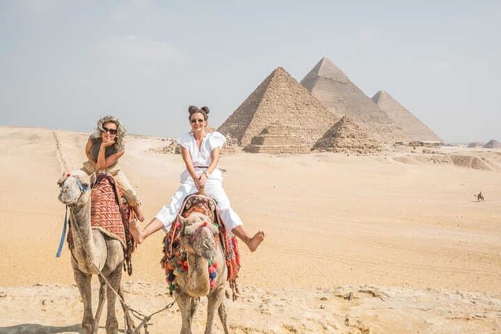 Private Day Tour to Giza Pyramids, Sphinx & Saqqara + Luxury Nile Dinner Cruise