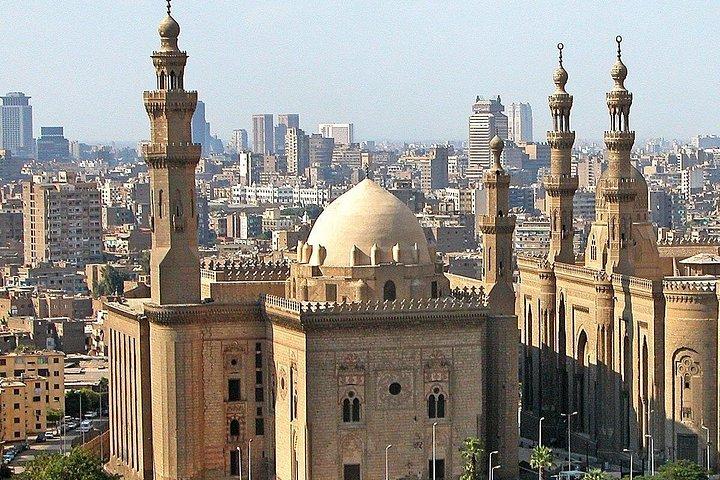 エジプト文明博物館、シタデル、カーン カリリへの日帰りツアー