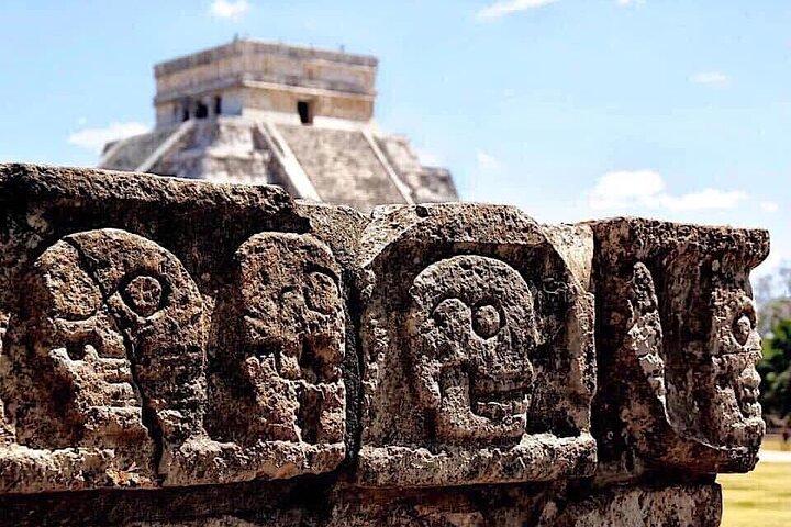 Deluxe Chichén Itzá e 2 Cenotes! Transporte de ida e volta de Cancún