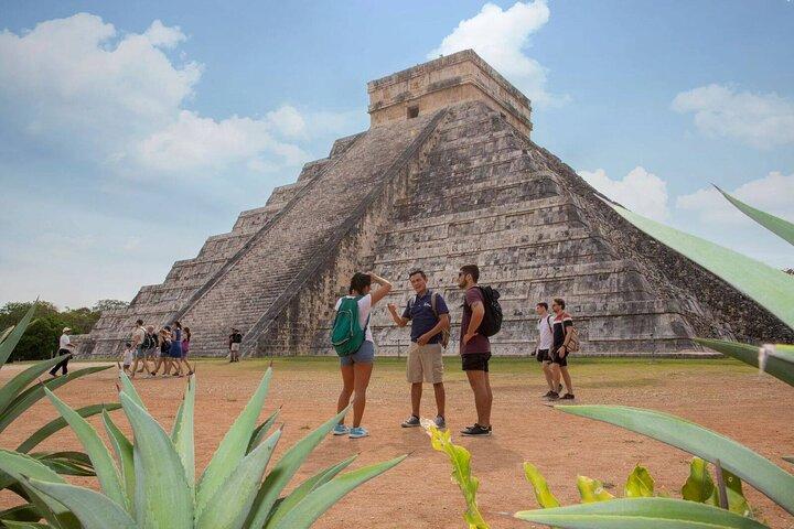 ¡Chichén Itzá desde Playa del Carmen y Riviera Maya! Día de la Cultura