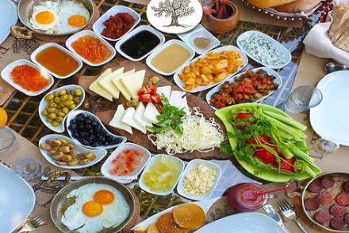 Gourmet & Street Food Tour vom Hafen Kusadasi