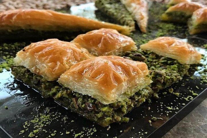 Gourmet & Street Food Tour vom Hafen Kusadasi