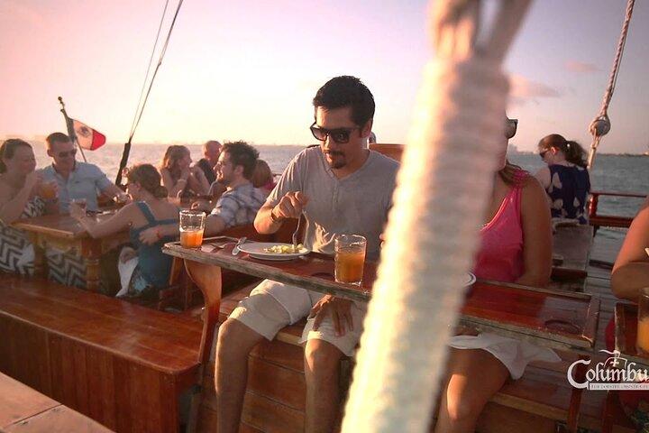 Din romantiska middag i Cancun, inkluderar nationell öppen bar och levande musik
