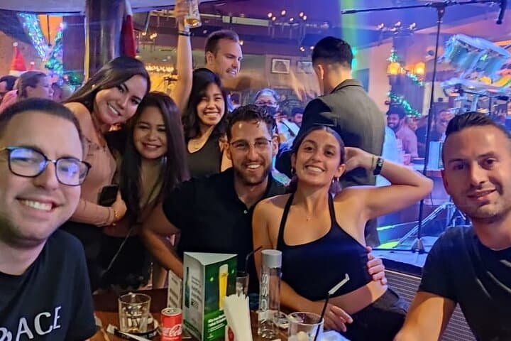 Pub Crawl Dubai: Nightlife Tours