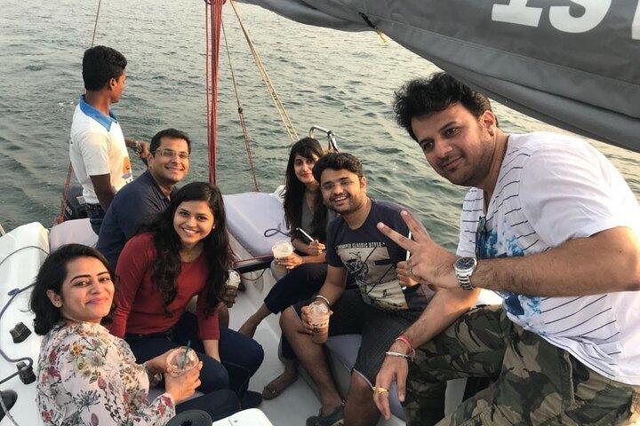 Mumbai Private Sunrise/Sunset Sailing 8ppl Tour de barco