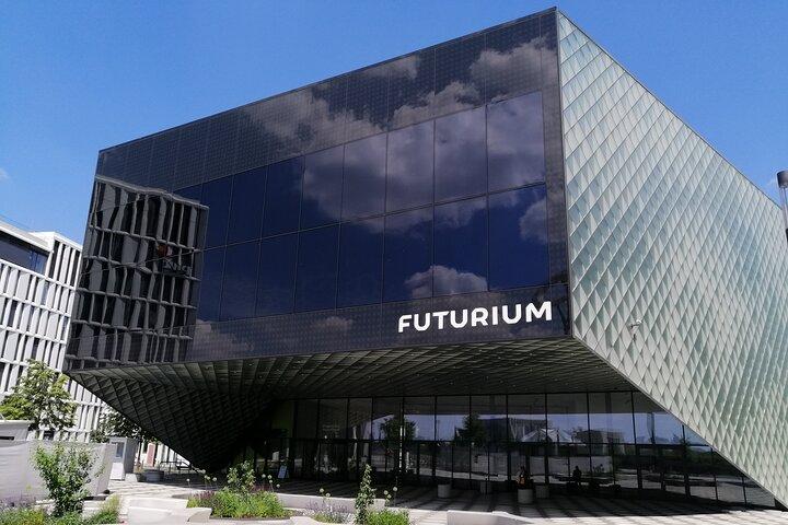 Recorrido por los lugares de la democracia en el Distrito Gubernamental desde Futurium