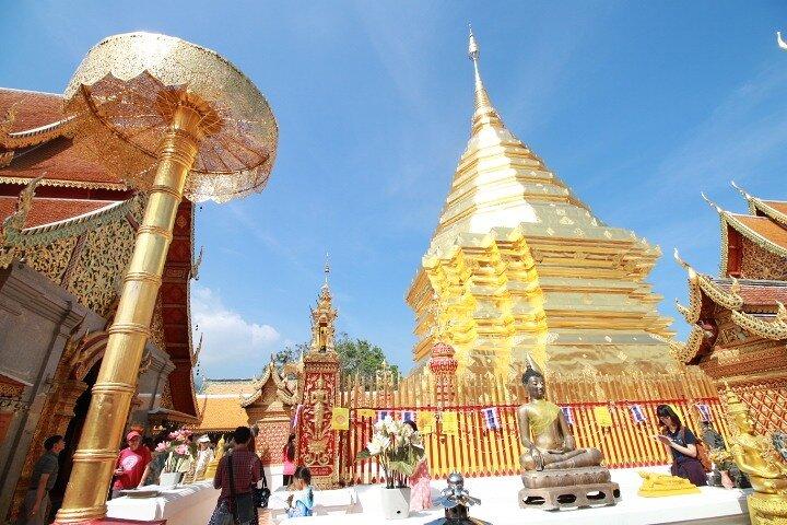 Halv dag - Lille gruppe - Doi Suthep Temple og Hmong Village Tour