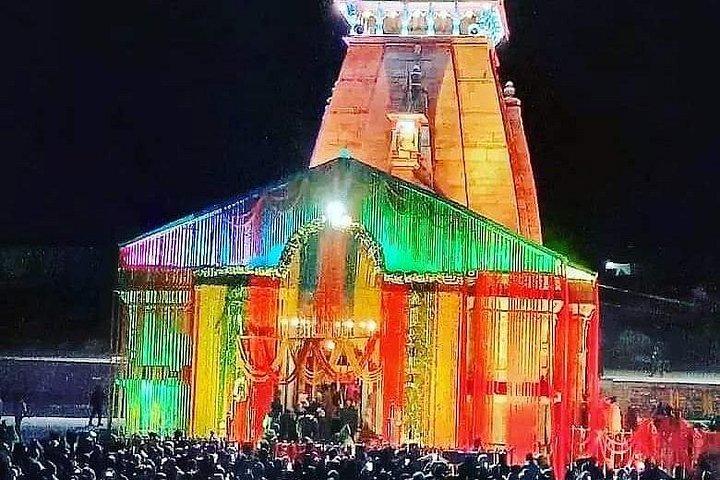 車でデリーからChar Dham Yatraの11日間のプライベートツアー