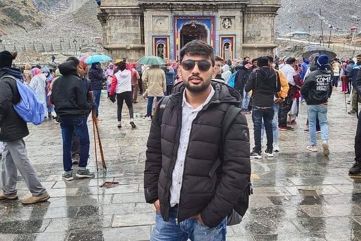 車でデリーからChar Dham Yatraの11日間のプライベートツアー