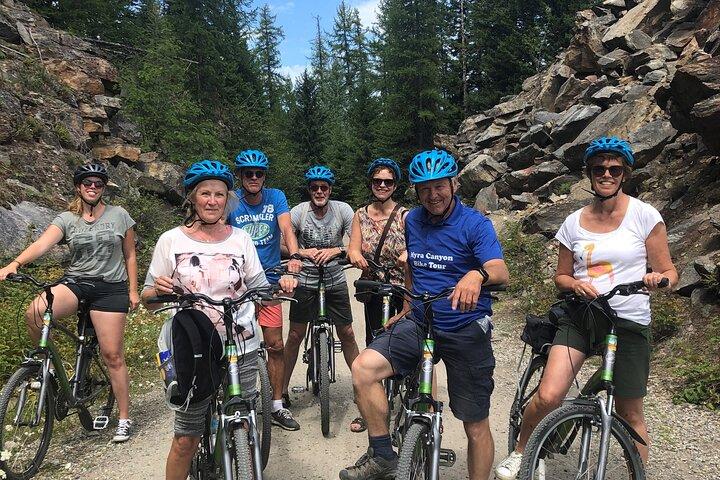 Visite guidée à vélo sur le chemin de fer historique de Kettle Valley à Myra Canyon & Wine Tour