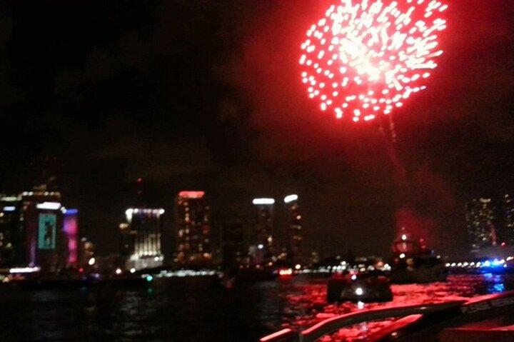 Miami: Fireworks Viewing Cruise - Inclui bebidas