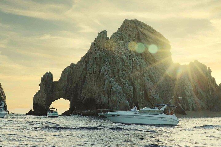 Cruzeiro de iate privado em Cabo San Lucas com Open Bar