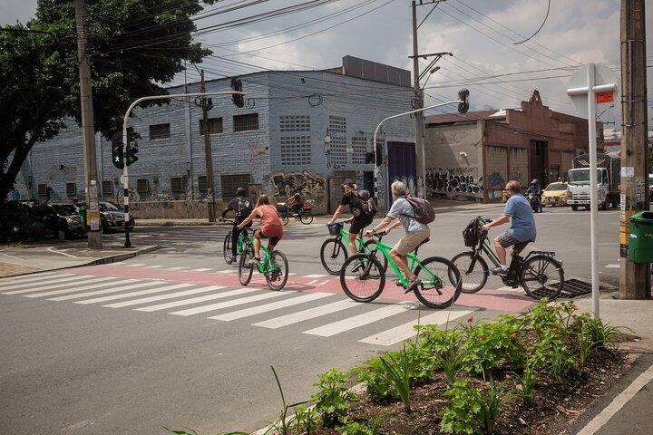メデジン半日自転車ツアー-地元の軽食、コーヒーまたはビール