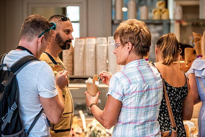 バーリの究極のストリートフードツアー - Do Eat Betterによる小グループ