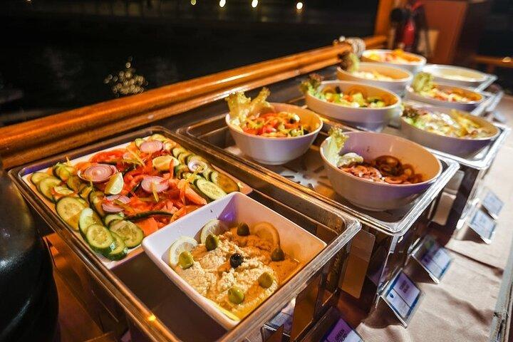 Dubai Dhow Cruise em Al Seef