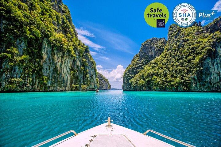 Viaje de servicio premium a las islas Phi Phi y Khai en Seastar Andaman desde Phuket