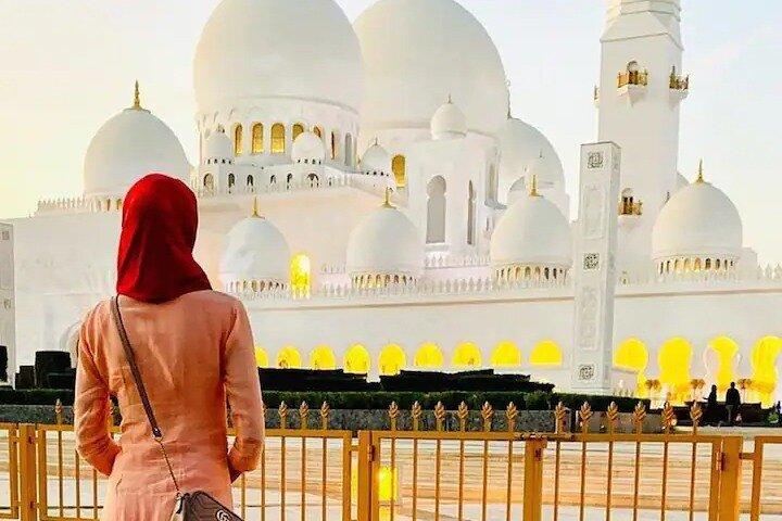 Tour privado exclusivo por la ciudad de Abu Dhabi con paseo en barco amarillo