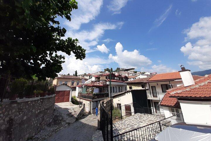 Trasferimento turistico da Tirana a Skopje con un tour di Ohrid