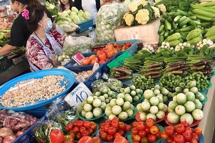 Kochabendkurs Chiang Mai Besuchen Sie den Bio-Garten und -Markt