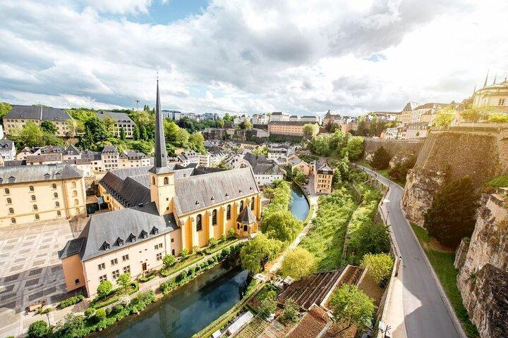 ルクセンブルク市内ウォーキングとワイン テイスティング ツアー
