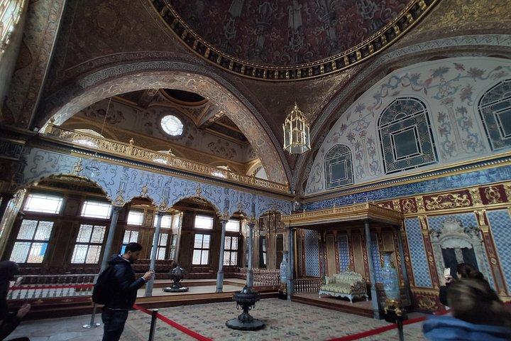 Guided Tour to Topkapi Palace with Skip-the-Line Entry Ticket
