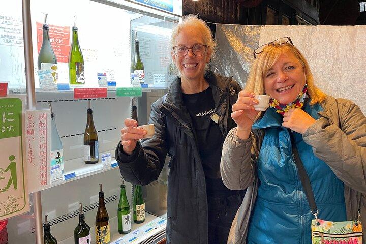 Takayama Local Food & Sake Culture Tour, Guida autorizzata