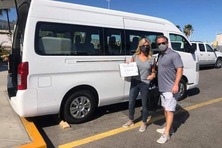 Transfert de l'aéroport à Cabo San Lucas et aux hôtels et villas du côté du Pacifique aller-retour