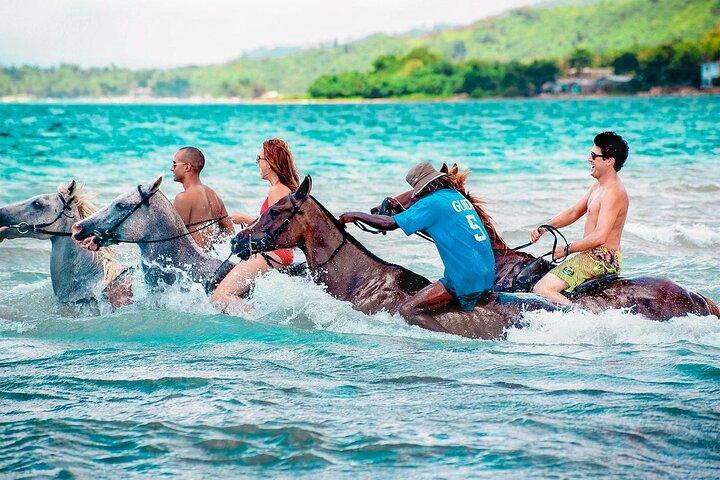 Combo de 4 actividades: tour en barco con vehículos todo terreno en Montego Bay