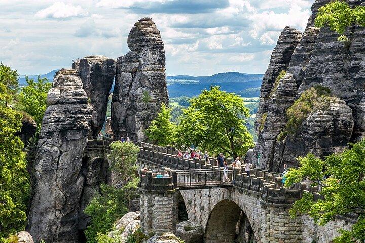 プラハからの2カ国ボヘミアとザクセンスイスツアー