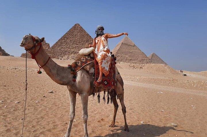 Safari privé en quad et balade à dos de chameau aux pyramides de Gizeh et déjeuner