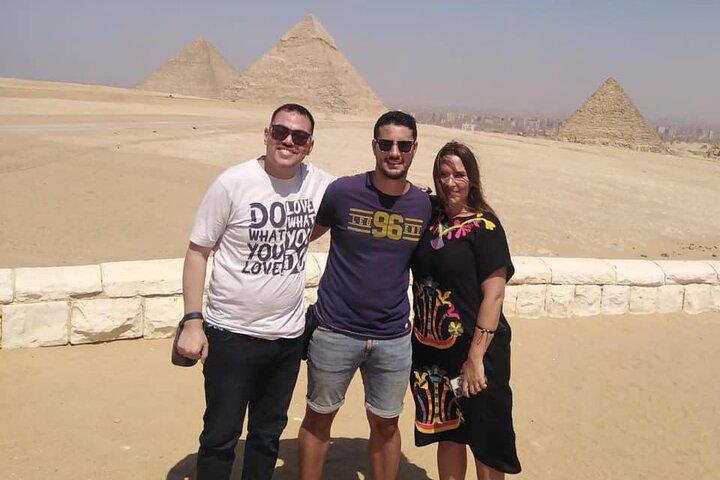 8 uur Gizeh-piramides, Sakkara-piramides, de oude stad van Memphis, lunch en kameelrit