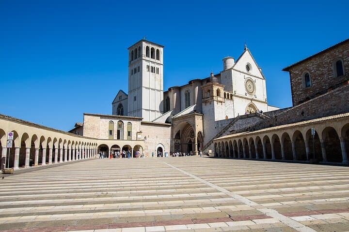 Full-Day Guided Historical Tour of Cascia and Assisi