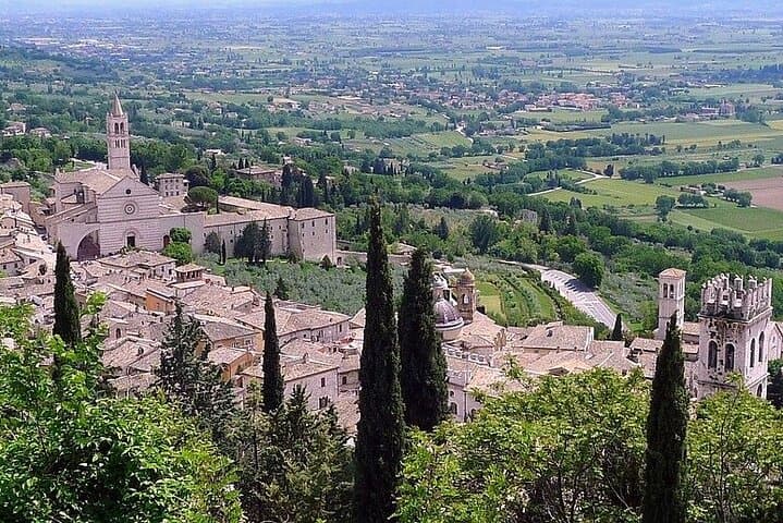 Full-Day Guided Historical Tour of Cascia and Assisi