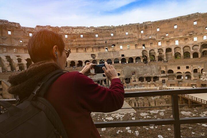 Tour guiado en grupo por el piso del Coliseo Arena con Foro Romano y Monte Palatino